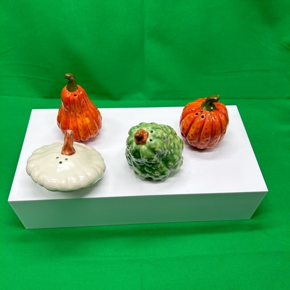 Fall Assorted Set of 2 Salt Pepper Shakers Green White Orange Squash & Pumpkin
